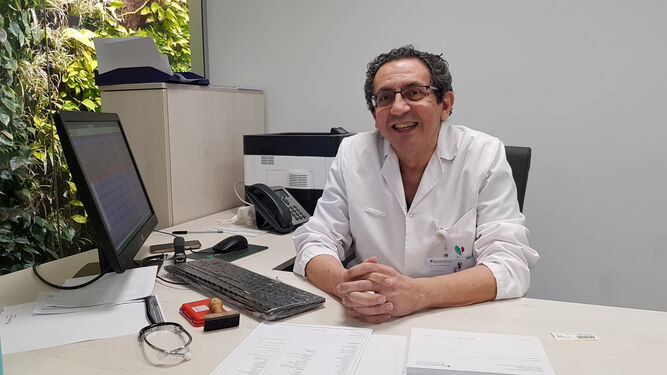 Dr. Jos&eacute; Mar&iacute;a Ignacio, jefe del Servicio de Neumolog&iacute;a de los hospitales Quir&oacute;nsalud Marbella y Campo de Gibraltar