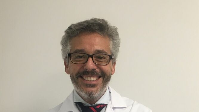 Dr. Rafael Cuenca Acevedo, jefe del Servicio de Medicina Interna del&nbsp;Hospital Quir&oacute;nsalud C&oacute;rdoba