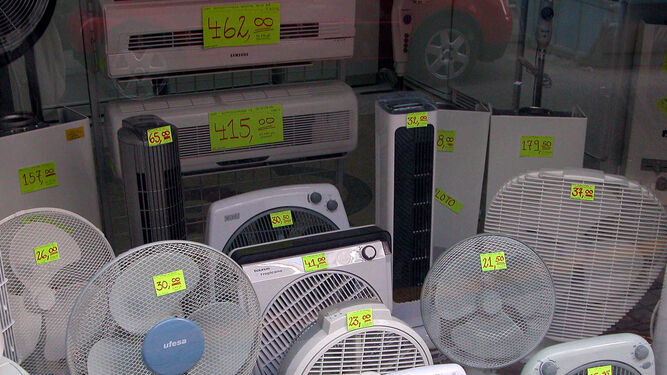Aparatos de aire acondicionado y ventiladores.