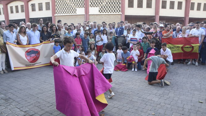 Concentración de las escuelas taurinas de Córdoba en junio 2019.