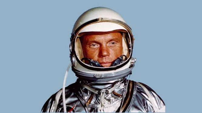 El astronauta pionero estadounidense, John Glenn