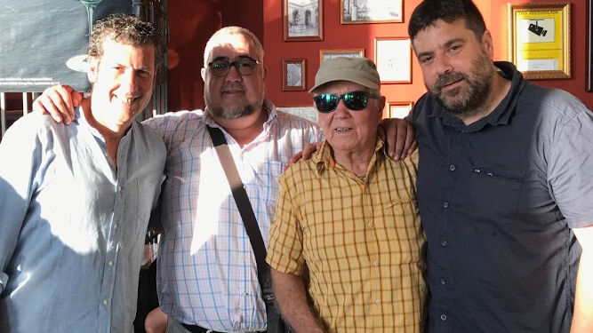 Nacho  Ayala, Javier Farrujia,  Curro Herrero y el pintor Pepe Baena.
