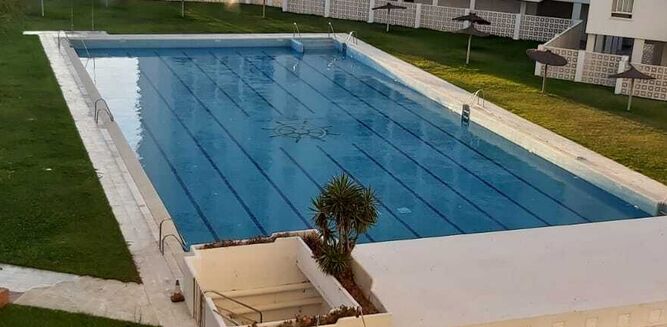 catalogar Sangrar constantemente Quejas vecinales por la decisión de no abrir una piscina comunitaria en  Valdelagrana