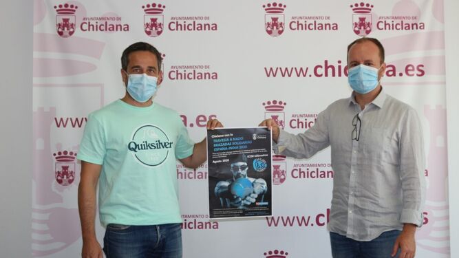 José Manuel Vera y Jorge Garret en la sala de prensa del Ayuntamiento de Chiclana.