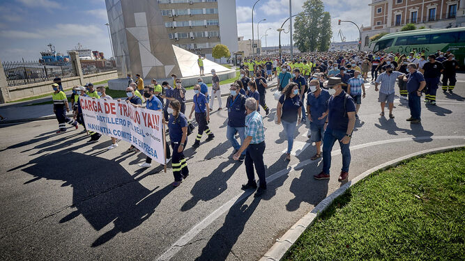 Manifestaci&oacute;n de trabajadores de Navantia Puerto Real en C&aacute;diz.