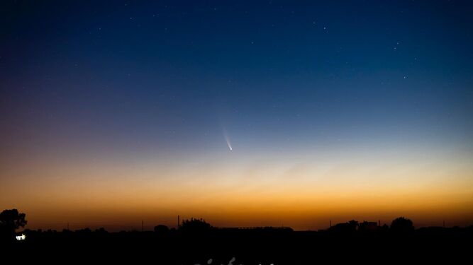 Fotografía del cometa C/2020 F3 Neowise.
