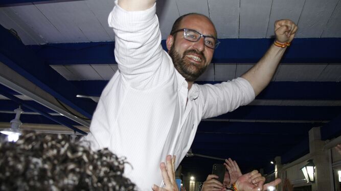 Una imagen de Germán Beardo, el día en que ganó las elecciones municipales.