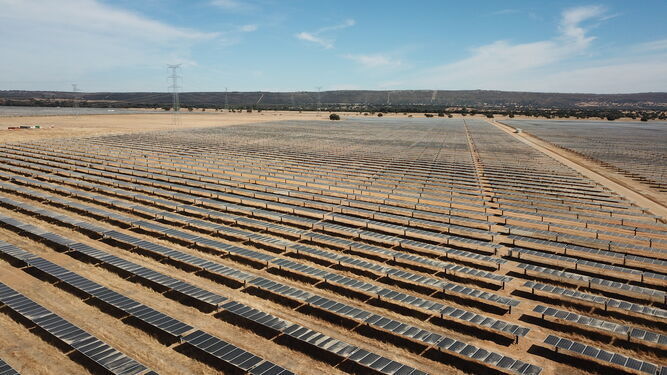 Imagen de archivo de una planta fotovoltaica de Endesa.
