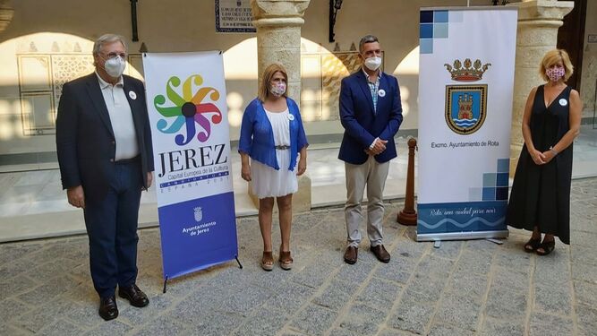 Rota ha escenificado su apoyo a Jerez en un encuentro celebrado en el Palacio Municipal Castillo de Luna.