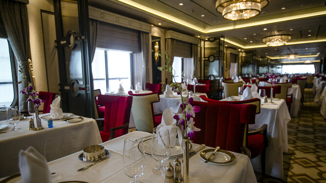 Uno de los restaurantes de los que se pueden disfrutar a bordo del Queen Mary 2.