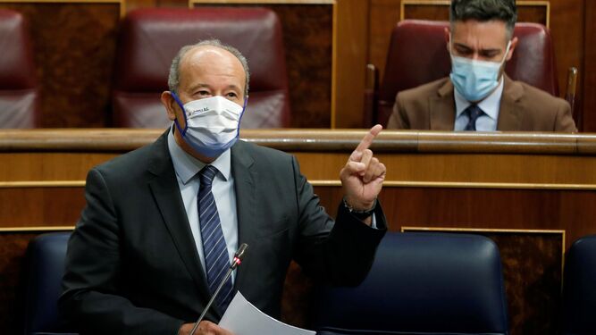 El ministro de Justicia, Juan Carlos Campo, durante su intervención en la sesión de control al Gobierno este miércoles en el Congreso.