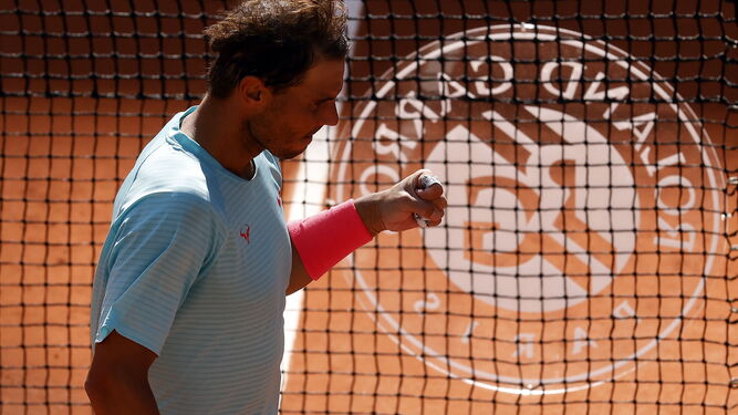 Rafa Nadal celebra un punto en los octavos de Roland Garros.
