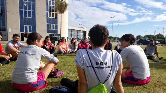 Estudiantes de la UCA participando en un taller en el Campus de Puerto Real.