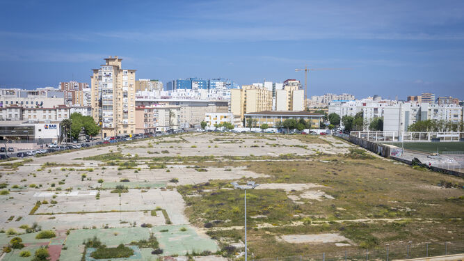 Solar donde algún día se construirá el Hospital Regional de Cádiz.
