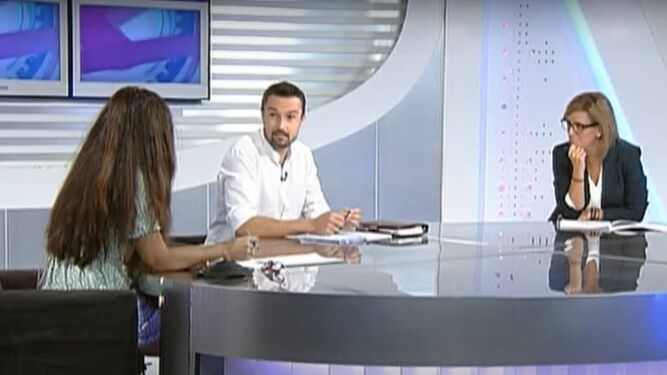 Martín Vila y Mara Rodríguez, durante el debate sobre turistificación en Onda Cádiz Televisión.