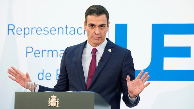 El presidente del Gobierno, Pedro Sánchez, en rueda de prensa este viernes en Bruselas.