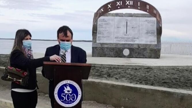 Un momento de la inauguración del Reloj Ecuatorial de la localidad chilena de Punta Delgada (San Gregorio).