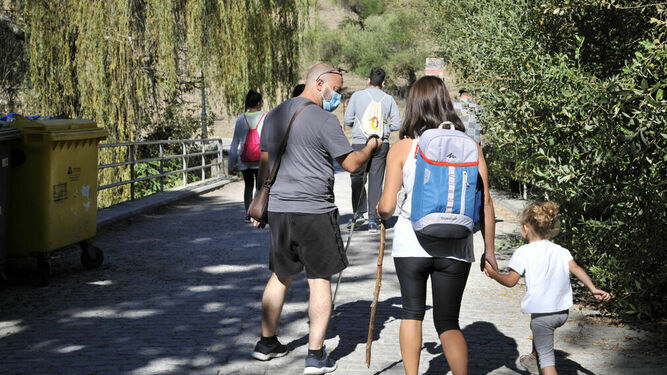 Turistas en la Sierra durante el puente del Pilar