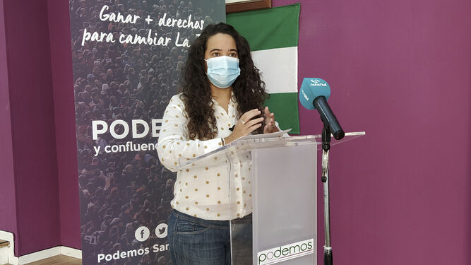 Ana Rojas, portavoz de Podemos, durante la rueda de prensa que ha ofrecido esta mañana.