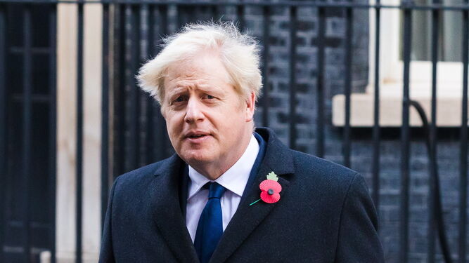 El primer ministro británico, Boris Johnson, abandona Downing Street.