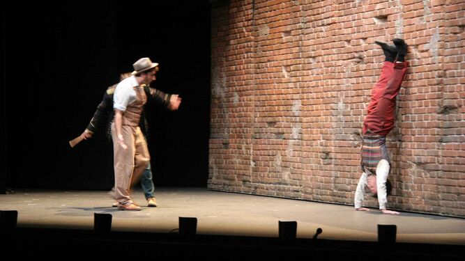 Una escena de la obra 'Romeo y Julieta', representada hoy en El Puerto.