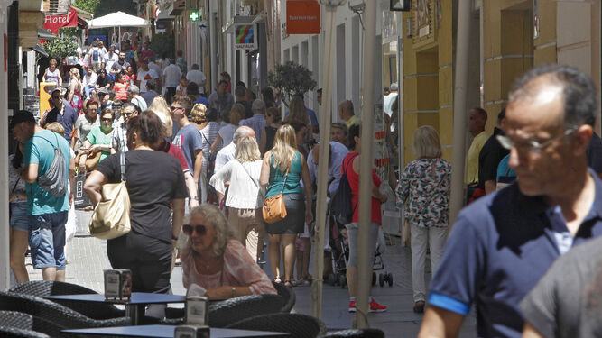 Usuarios del centro comercial de Cádiz en una imagen de archivo.