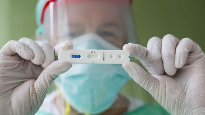 PharmaMar lanza un nuevo test PCR que permite detectar y diferenciar el Covid de la gripe
