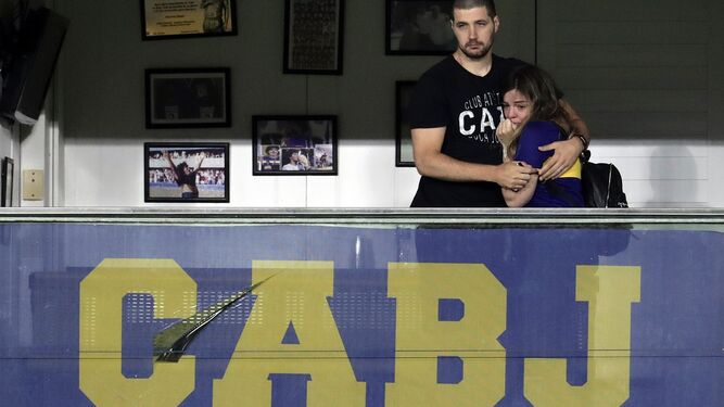 Dalma Maradona, la hija de Diego, llora en el palco de Boca Juniors al ser homenajeado por los futbolistas en un gol.