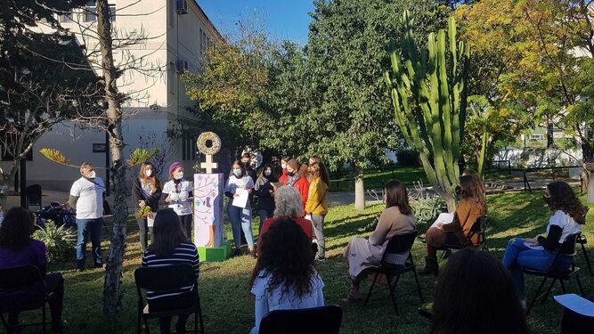 Inauguración de la escuela en recuerdo a las víctimas de violencia de género en el instituto La Bahía.