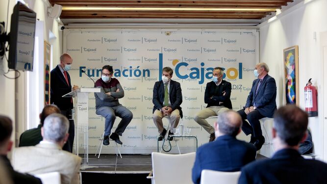 Un momento del debate celebrado este jueves en la sede de la Fundación Cajasol.