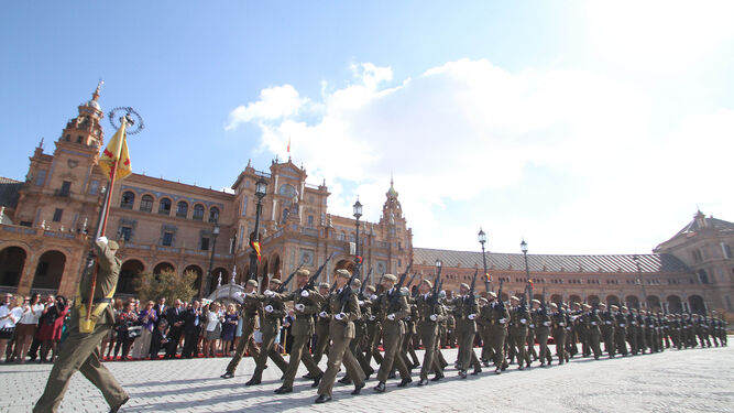 Imagen de archivo de un acto militar en Sevilla