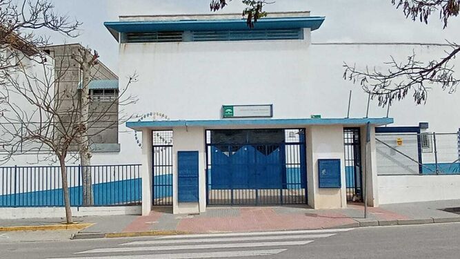 Fachada del instituto de Chiclana, donde dos hombres intentaron secuestrar a tres menores el pasado 19 de noviembre.