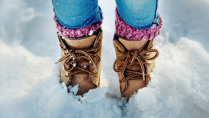 Descubre cómo son las botas de nieve de Oysho con las que no pasarás frío este invierno.