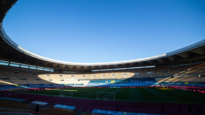 Panorámica del Estadio de la Cartuja, preparado para la final de la Supercopa.
