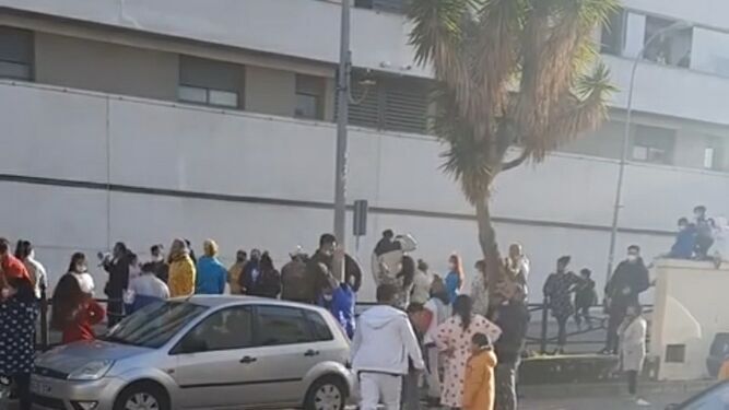 Una imagen de la protesta tras el corte de suministros en Los Milagros, el pasado diciembre.