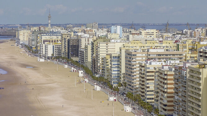 El Paseo Marítimo, una de las zonas más demandadas como segunda residencia en Cádiz.
