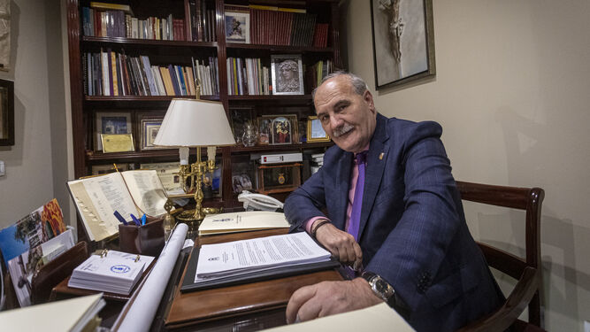Juan Carlos Jurado, en su despacho del Consejo de Hermandades.