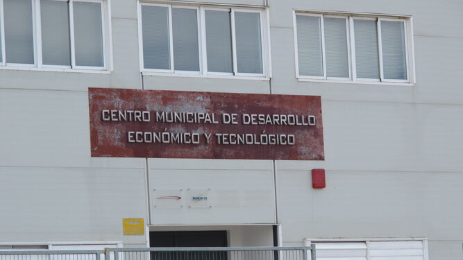 Edificio del IMPRO donde se instalara el servicio 'Andalucía Orienta'