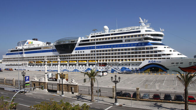 La naviera Aida retomará sus atraques en el puerto de Cádiz el próximo 5 de abril