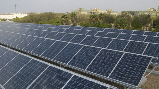 Instalaciones fotovoltaicas en uno de los edificios municipales de Puerto Real