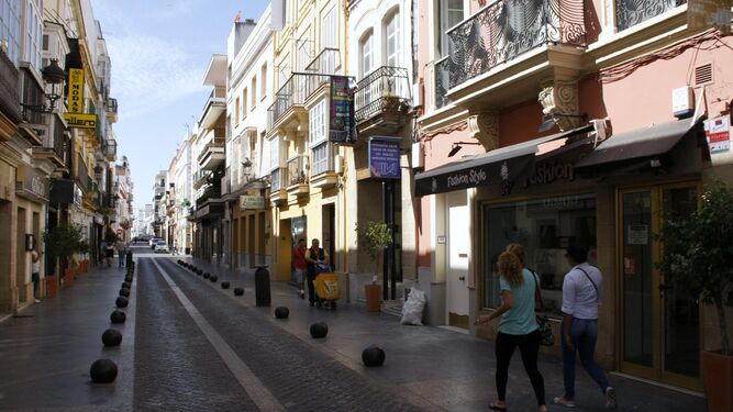 Una imagen retrospectiva de una de las calles comerciales del centro de la ciudad, donde los negocios están pasando serias dificultades.