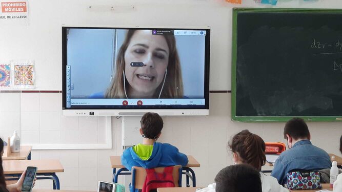 Encuentro virtual de los alumnos del Virgen del Carmen con Mirian Peralta