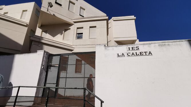 Fachada del Instituto de Enseñanza Secundaria La  Caleta