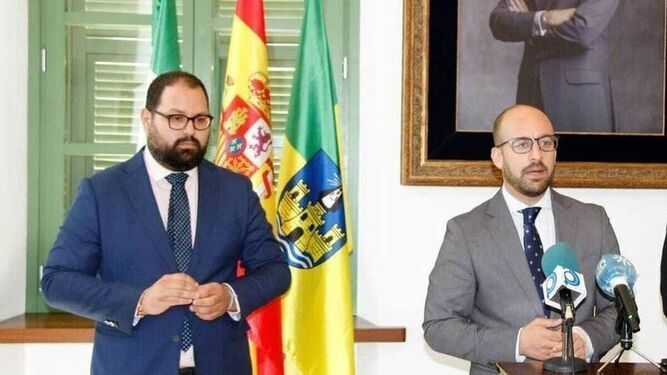 El alcalde y presidente de la empresa, Germán Beardo, junto al presidente del Consejo de Administración, Javier Bello.
