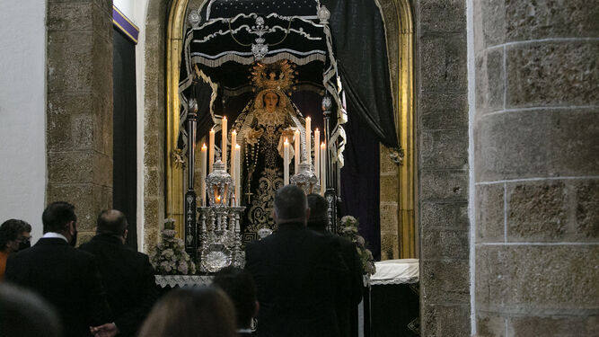 Las imágenes del Sábado Santo en Cádiz