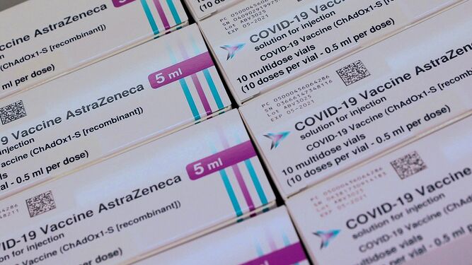 La mayoría de los casos de trombos tras la vacuna de AstraZeneca son mujeres