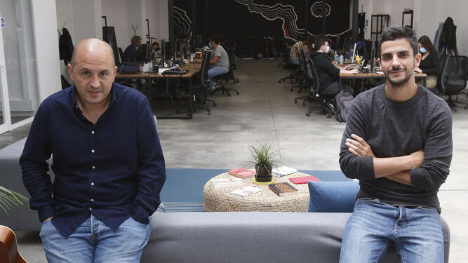 Carlos Tabasco, a la izquierda, y Héctor Giner, confundadores de Z1 Digital Studio.