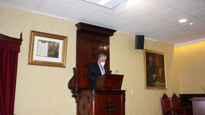 José Luis Girón Alconchel durante su discurso de ingreso.