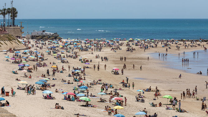 Playa de Santa María del Mar de Cádiz, en una imagen del verano pasado.