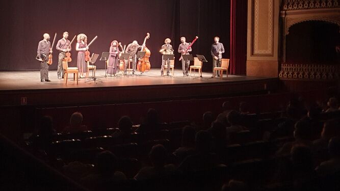 El ensemble Tharsis saluda al público del Teatro Falla.